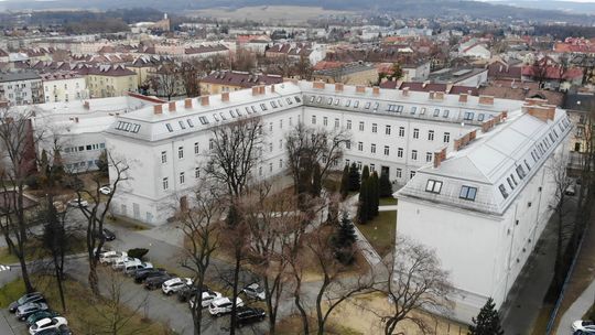 Tarnowska uczelnia szuka oszczędności. Studenci przeszli na naukę hybrydową