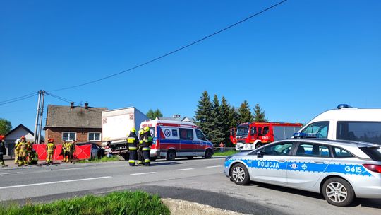 Tragiczny wypadek na DK 94 w Ładnej. Nie żyje 37-letnia kobieta 