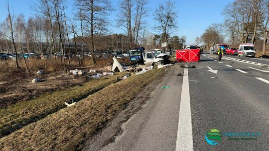 Tragiczny wypadek na DK94 w Ładnej. Nie żyje jedna osoba