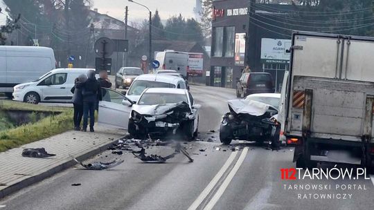 Cztery samochody zderzyły się w Tuchowie. Są poszkodowani