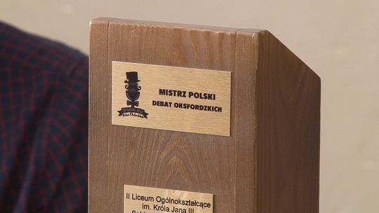 Uczniowie III LO w Tarnowie Mistrzami Polski Debat Oksfordzkich