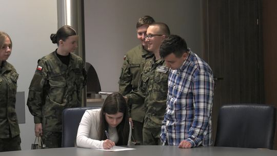 Uczniowie z powiatu tarnowskiego wzięli udział w konkursie z wiedzy prawnej