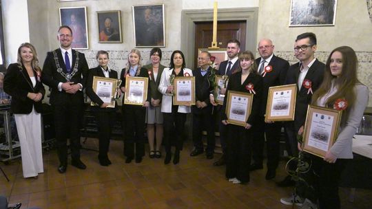 Uhonorowano autorów najlepszych prac o Tarnowie i regionie Uhonorowano autorów najlepszych prac o Tarnowie i regionie