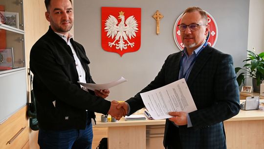 Umowa w sprawie chodnika przy Piastowskiej w Brzesku
