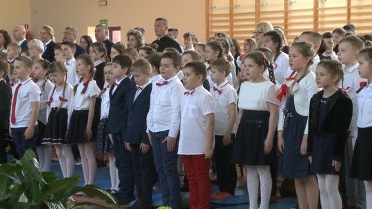 Uroczyste obchody uchwalenia Konstytucji 3 Maja w Szkole Podstawowej w Łękawicy