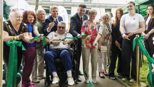 Uroczyste otwarcie zrewitalizowanego parku przy Małopolskim Szpitalu Rehabilitacyjnym w Krzeszowicach