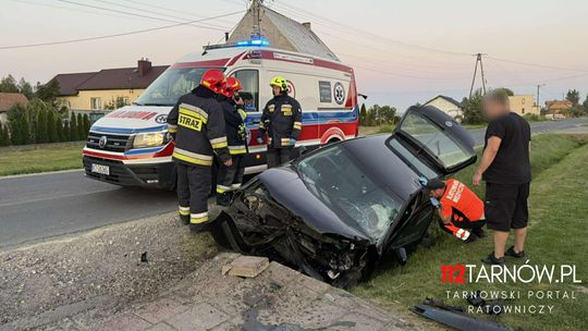 Volkswagenem wjechał do rowu w Niecieczy. Kierujący w szpitalu!