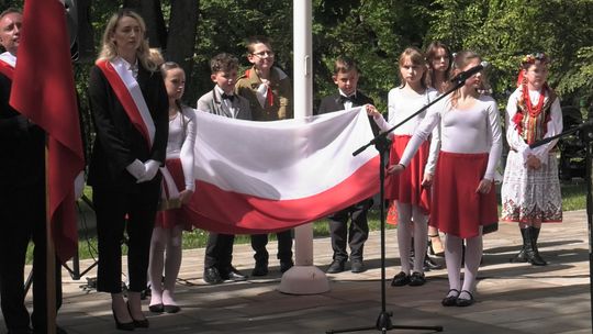 W Dąbrowie Tarnowskiej upamiętniono 233. rocznicę uchwalenia przez Polskę Konstytucji 3 maja