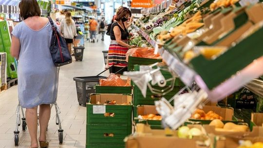 W maju Polacy odczuli średnio ponad 16 proc. wzrost cen w sklepach. Szczyt drożyzny wciąż przed nami