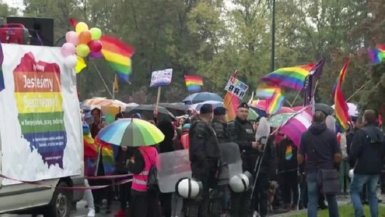 W Nowy Sączu odbył się pierwszy marsz równości. Kontrmanifestanci krzyczeli "Nowy Sącz nie chce pedałów"