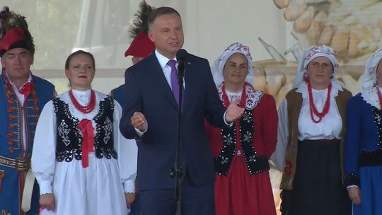 "W Polsce żywności nie brakuje i nie braknie" mówił prezydent Andrzej Duda na dożynkach w Zbylitowskiej Górze
