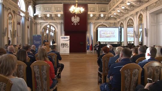 W Tarnowie zainaugurowano tegoroczną kampanię "Biała wstążka"