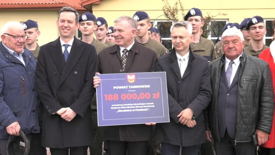 Wiceminister MON w Wojniczu. Przywiózł czek na budowę strzelnicy