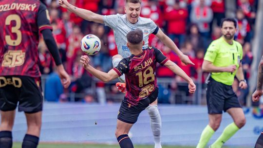 Widzew lepszy w końcówce. Termalica przegrywa kluczowy mecz w Łodzi