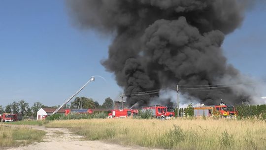 Właściciel hurtowni świeczek z Tarnowa oskarżony o nieumyślne wzniecenie pożaru