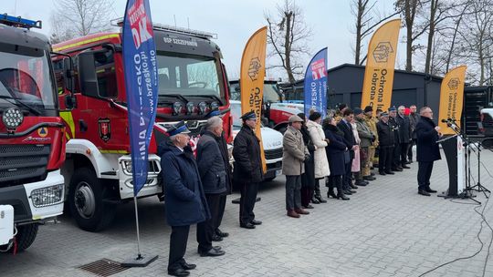 Wozy strażackie i ciężki sprzęt dla gminy Brzesko w ramach programu Ochrony Ludności i Obrony Cywilnej