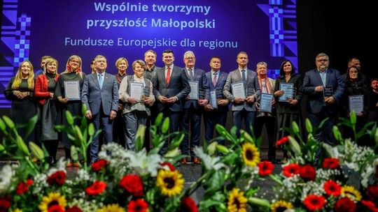 Wspólnie tworzymy przyszłość Małopolski. Fundusze Europejskie. Wśród nagrodzonych burmistrz Ciężkowic Jowita Jurkiewicz-Drąg
