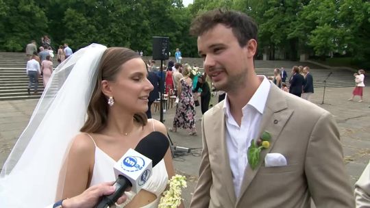 Wygrali aukcję dla WOŚP, więc prezydent Warszawy udzielił im "magicznego ślubu"