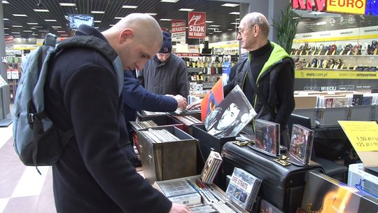 Wymiana winyli, spotkania z żużlowcami, spoty samochodowe i planszówki. Galeria Tarnovia zaprasza na organizowane eventy