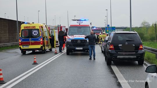 Wypadek na DK 94 w Wojniczu. Dzieci zostały zabrane do szpitala
