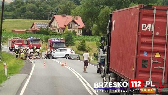 Wypadek na drodze krajowej 75, pomiędzy Brzeskiem a Jurkowem. Droga zablokowana