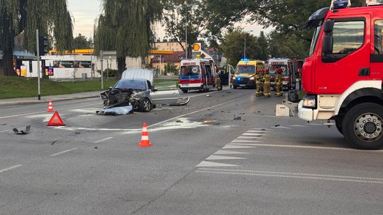 Wypadek na skrzyżowaniu Szujskiego i Szkotnik w Tarnowie. Są poszkodowani!