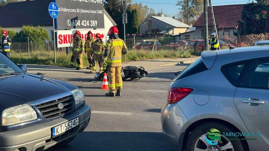 Wypadek na ul. Krakowskiej w Tarnowie. Poszkodowany motocyklista w szpitalu