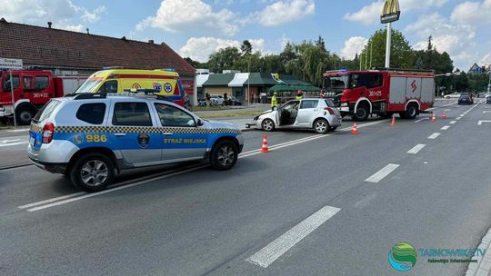 Wypadek na ul. Szkotnik w Tarnowie, są osoby poszkodowane