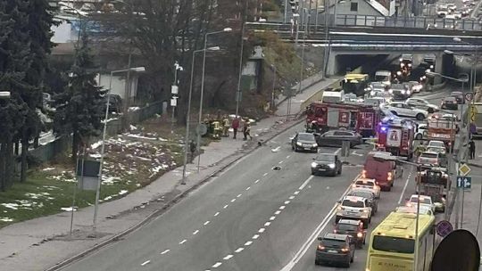 Wypadek na ulicy Krakowskiej w Tarnowie. Trzy osoby poszkodowane Wypadek na ulicy Krakowskiej w Tarnowie. Trzy osoby poszkodowane