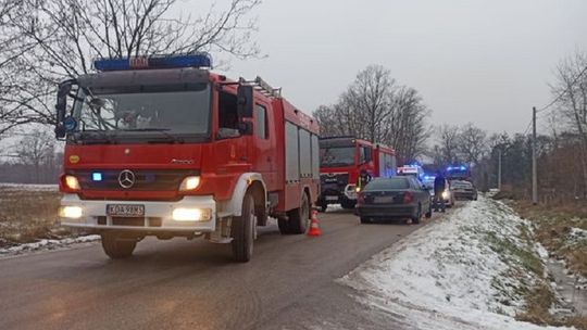 Wypadek w Dąbrowicy. Jedna osoba została poszkodowana