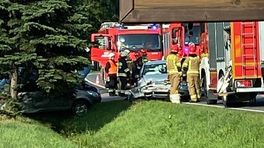 Wypadek w Jurkowie. Jedna osoba została poszkodowana