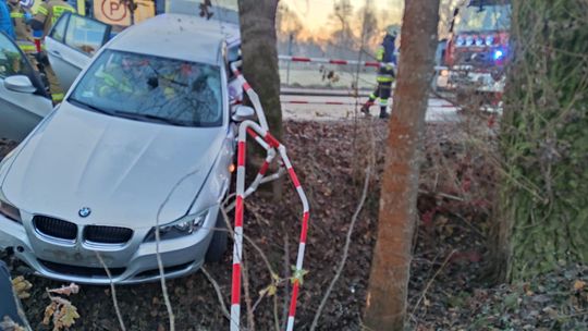 Wypadek w Łęgu Tarnowskim. Kobieta i dziecko trafili do szpitala