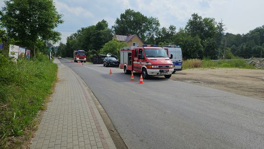 Wypadek w Łękawicy. Jedna osoba poszkodowana