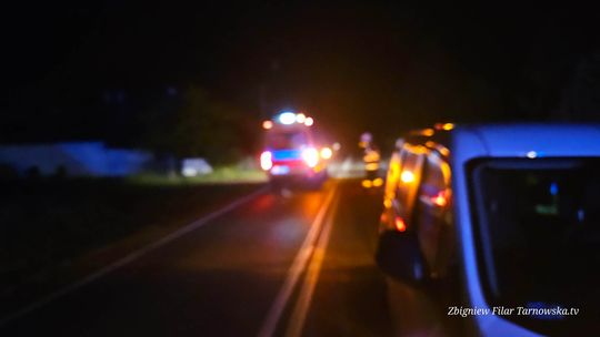 Wypadek w Woli Szczucińskiej, poszkodowane zostały trzy osoby. Droga zablokowana!