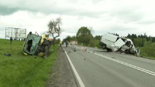 Wyprzedzał autobus, spowodował karambol. Jedna osoba zginęła na zakopiance