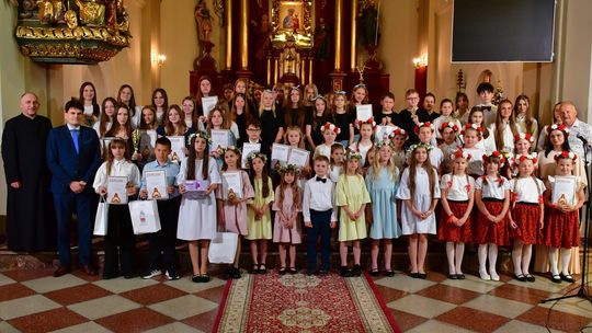 XXIV Konkurs Piosenki Religijnej „Chrześcijaninem Być” w Ryglicach. Młodzi artyści zachwycili jury i publiczność XXIV Konkurs Piosenki Religijnej „Chrześcijaninem Być” w Ryglicach. Młodzi artyści zachwycili jury i publiczność