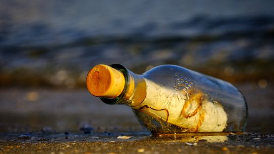 Z Tarnowa do Gdańska. Miłosny list w butelce odnaleziony po 66 latach Z Tarnowa do Gdańska. Miłosny list w butelce odnaleziony po 66 latach