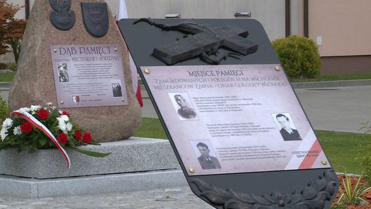 Żabno. Odsłonięto tablicę pamięci zamordowanych w Katyniu