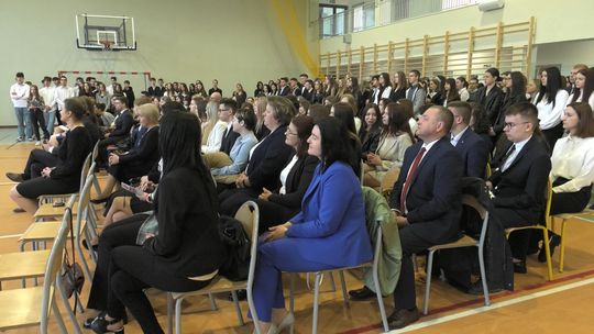 Zakończenie roku szkolnego dla maturzystów w I Liceum Ogólnokształcącym w Dąbrowie Tarnowskiej