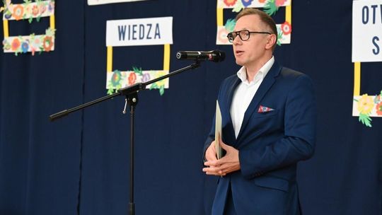 Zastępca Burmistrz nagrodził nauczycieli szkół podstawowych i miejskich przedszkoli
