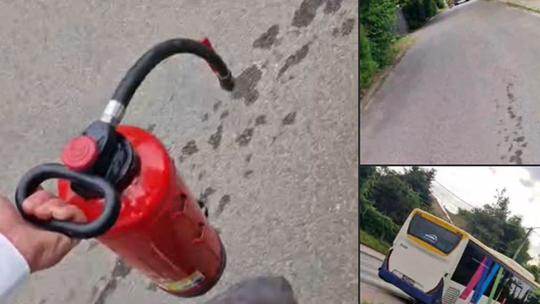Zatrzymał autobus, chwycił gaśnicę i pobiegł do pożaru. Bohaterska postawa strażaka OSP w Tarnowie