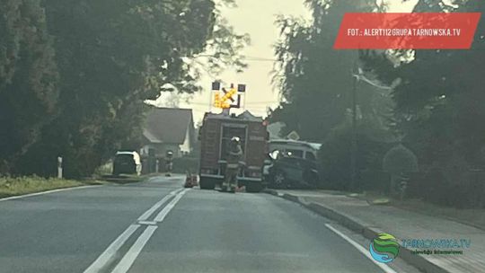 Zderzenie dwóch samochodów w Zabawie