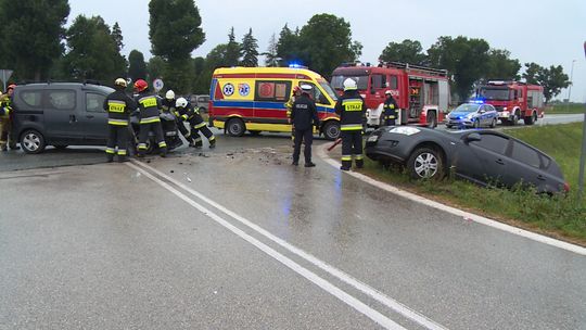 Zderzenie dwóch samochodów osobowych na obwodnicy Wojnicza