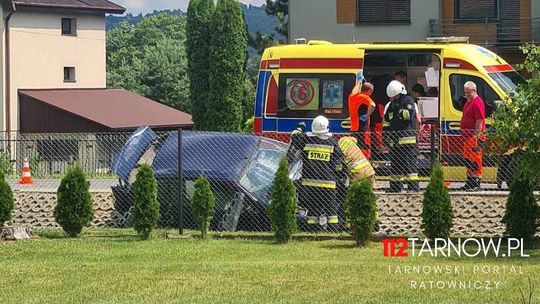 Zderzenie dwóch samochodów osobowych w Koszycach Wielkich. Jedna z kierujących trafiła do szpitala