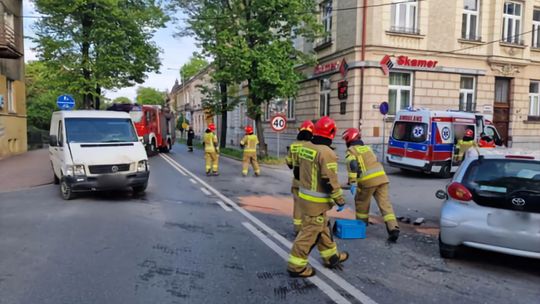 Zderzenie dwóch samochodów w centrum Tarnowa