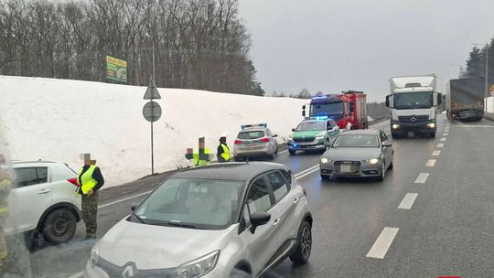 Zderzenie samochodów w Brzesku. Paraliż autostrady A4 w kierunku Rzeszowa