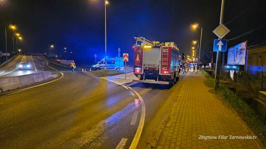 Zderzenie trzech samochodów w Tarnowie. Kierująca oplem trafiła do szpitala