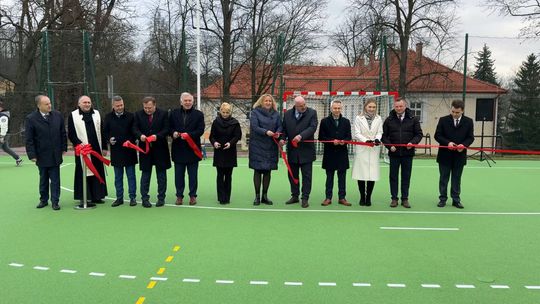 Zmodernizowane boisko sportowe w Ryglicach oficjalnie otwarte