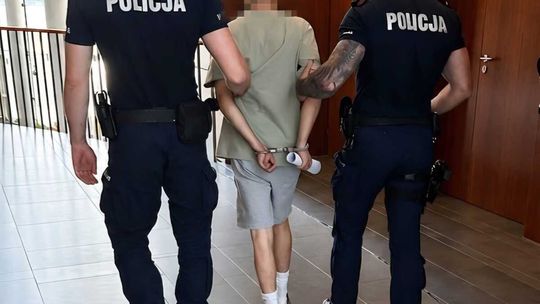 Zwabili 18-latka do samochodu, wywieźli do lasu i brutalnie pobili. W tle mefedron i marihuana