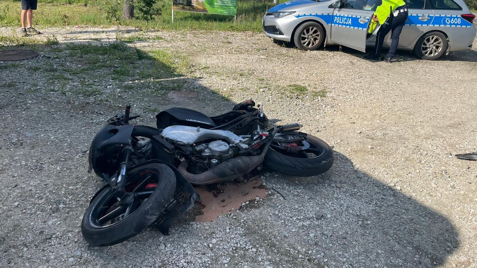 16-letni motorowerzysta trafił do szpitala po wypadku z osobówką w Tuchowie